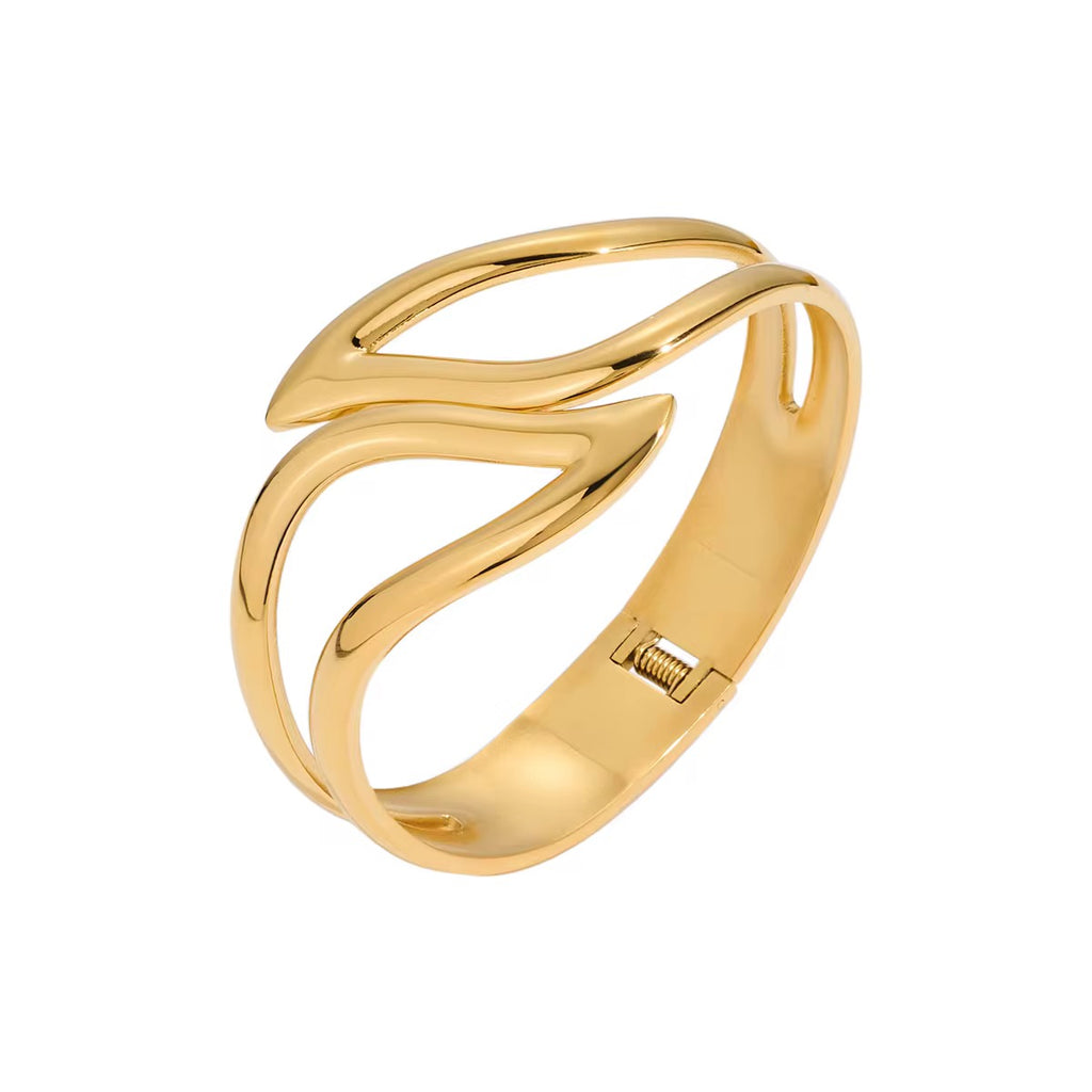 Lee Hollow Bracelet