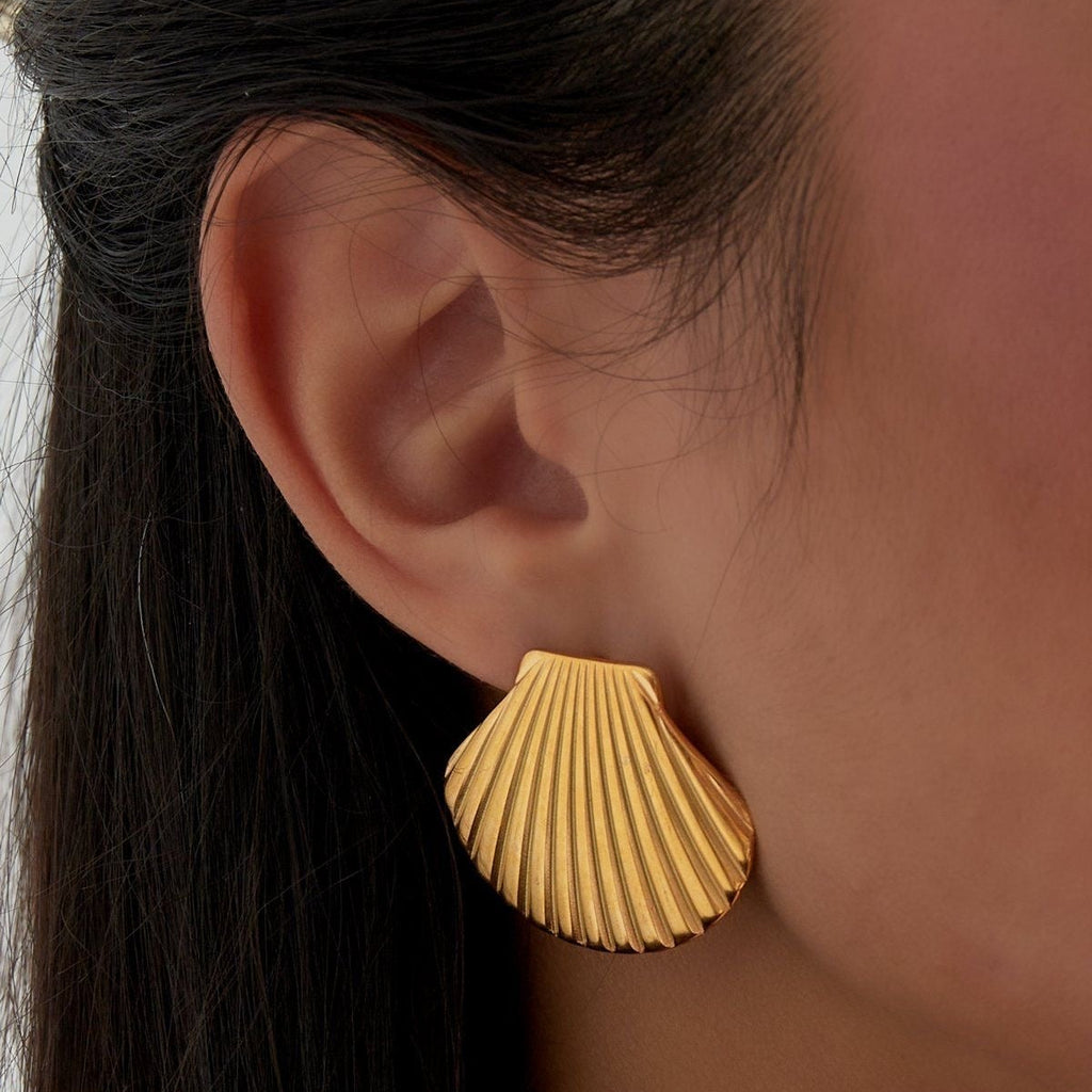 Luna Shell Earrings