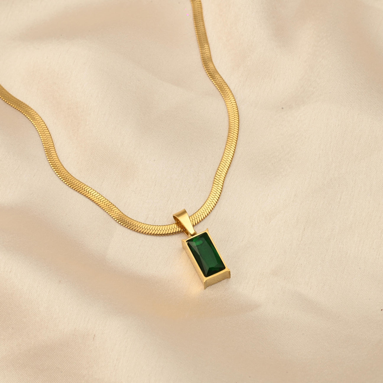 Anne Emerald Necklace