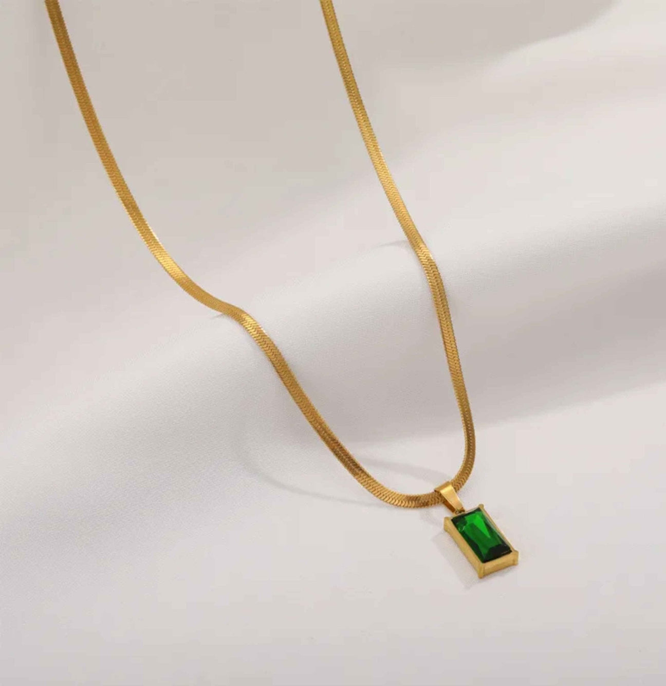Anne Emerald Necklace