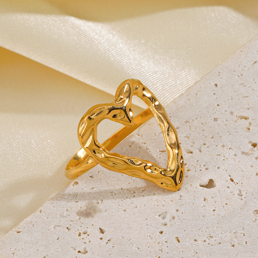Vivi Heart Ring