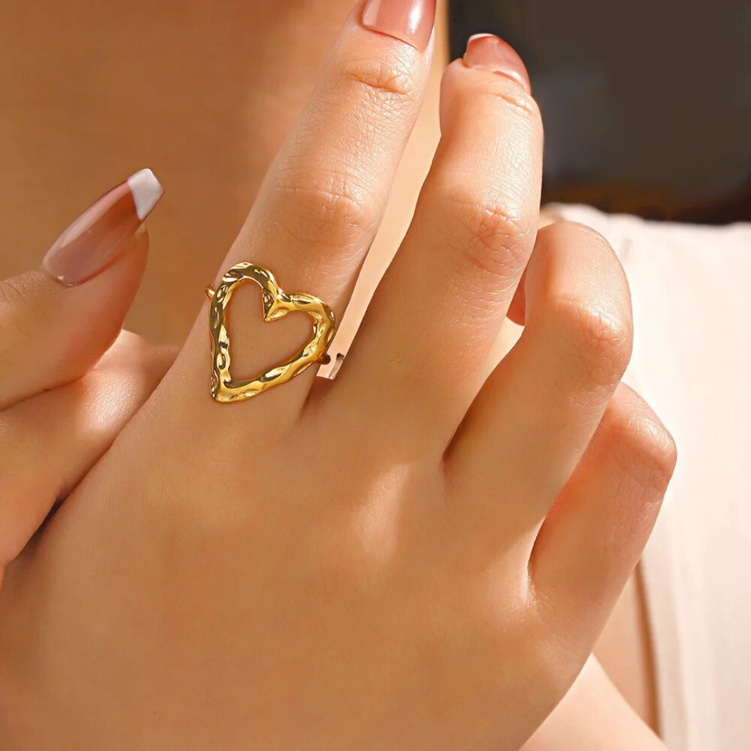 Vivi Heart Ring